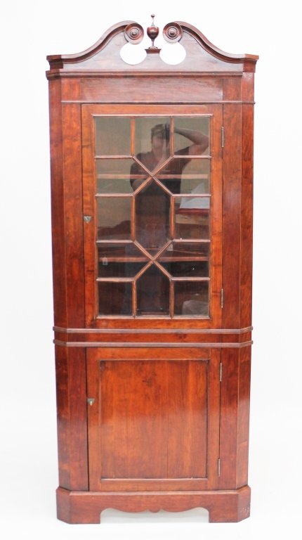 Federal Style Mahogany Corner Cabinet (1 of 3)