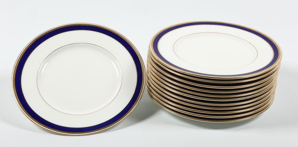 Fine Set Twelve Minton Porcelain Plates (1 of 1)
