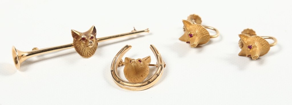 Suite of Fine Gold Sporting Stock Pins & Earrings (1 of 1)