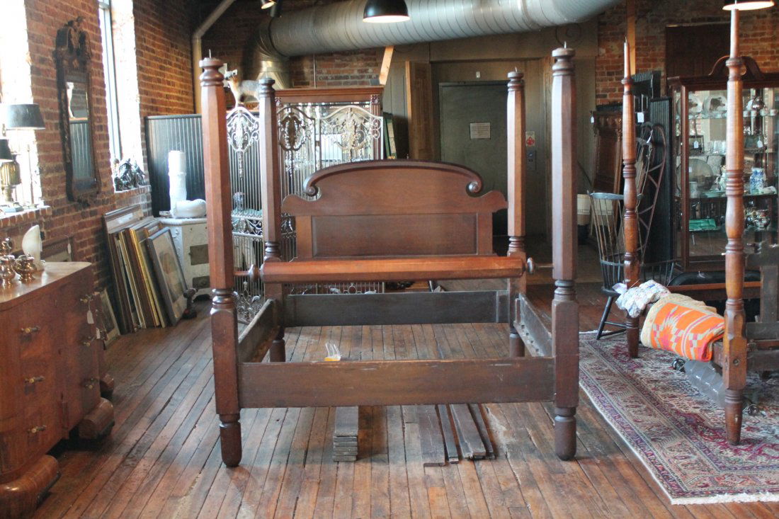 Southern Walnut Classical Plantation Bed (1 of 5)