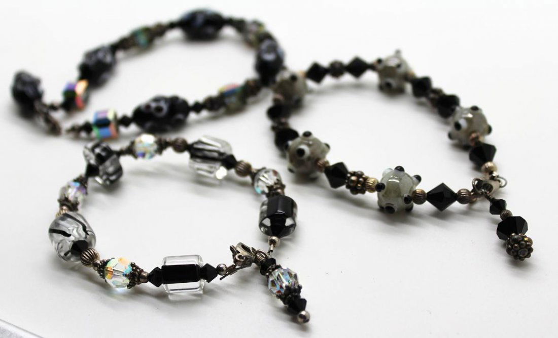 Vintage Lot of 3 Beaded Bracelets: 3 beaded bracelets.