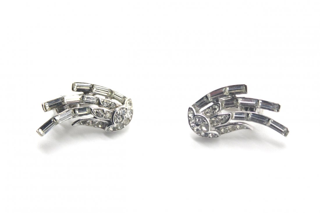 Vintage Trifari Swirl Rhinestone Clip Earrings: 1" wide & 1/2" in length.