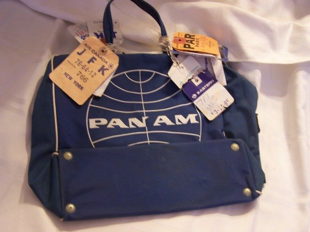 Vintage Pan Am Stewardesses Handbag Luggage: Neat vintage bag please see photos