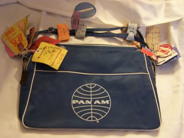 Vintage Pan Am Stewardesses Handbag Luggage: Neat vintage bag please see photos