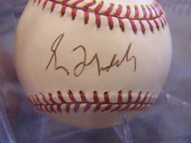 Atlanta Braves Greg Maddox Signed Ball: Guaranteed authentic signatures consigner got them in person no COA
