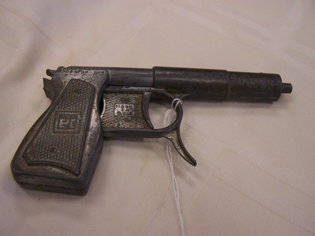 #504 Toy Spud Gun By E.J. Crossman Hollywood CA: Uncommon vintage item that Measures 6 in wide