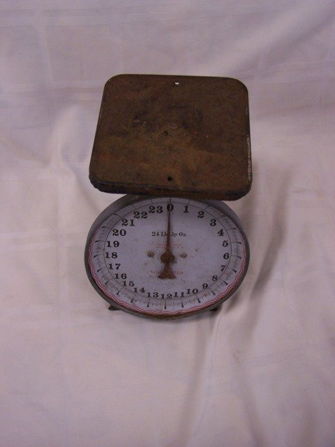 Old Produce Scale by Hanson Bros: old scale please see photos