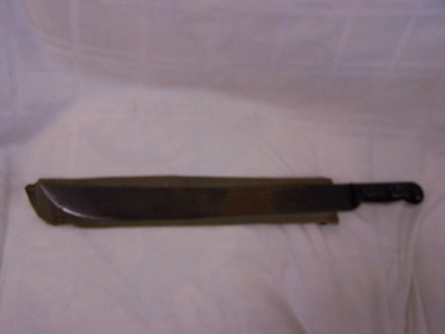 WW11 Fighting Machete Knife British: Made by Martindale England with scabbard