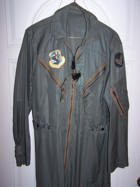 US Air Force Pilot Flight Suit Vietnam War ? Korea?: US Air Force Flight suit with patch age unknown appears to be 1970's-1980's style