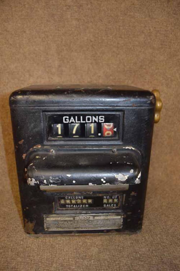 Bowser Pump Gauge (1 of 3)