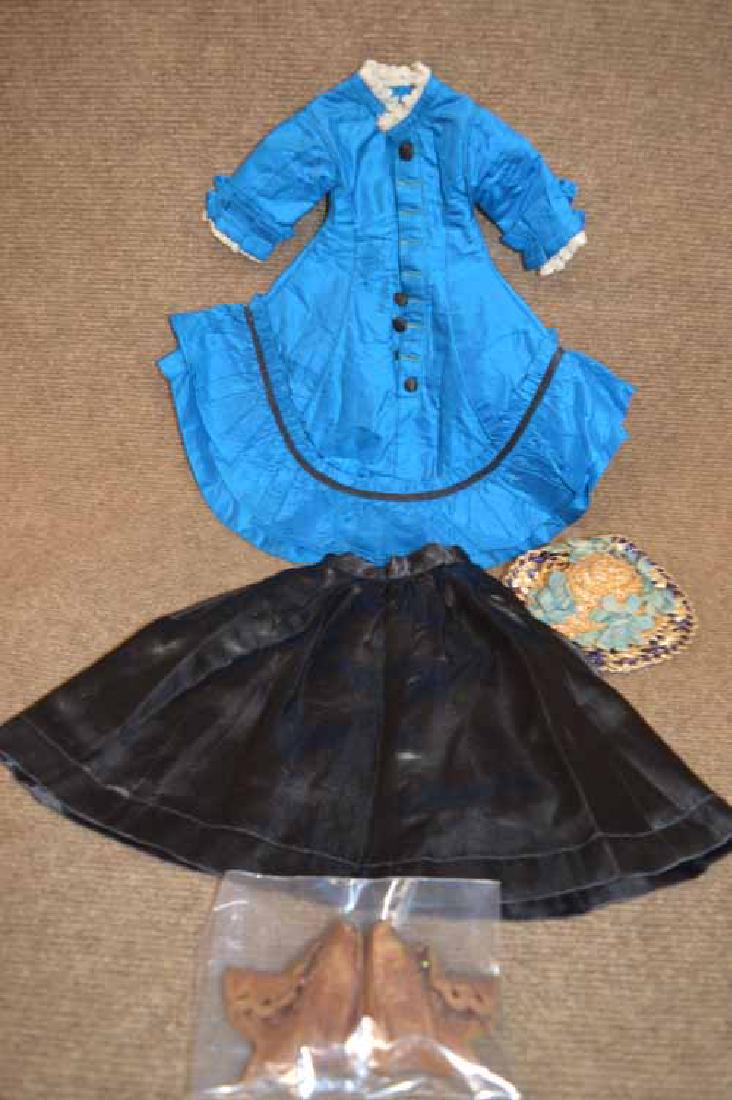 Lovely  Doll Outfit (1 of 2)