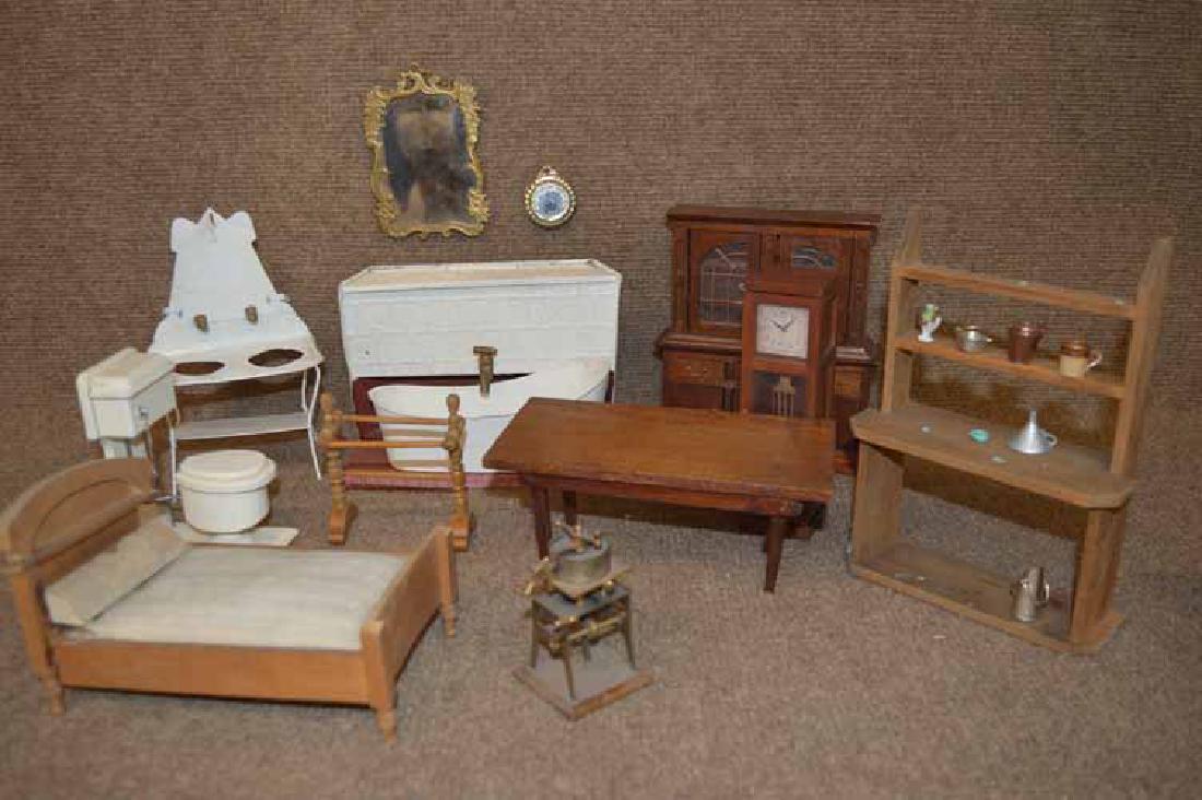 Group of Doll House Items (1 of 2)