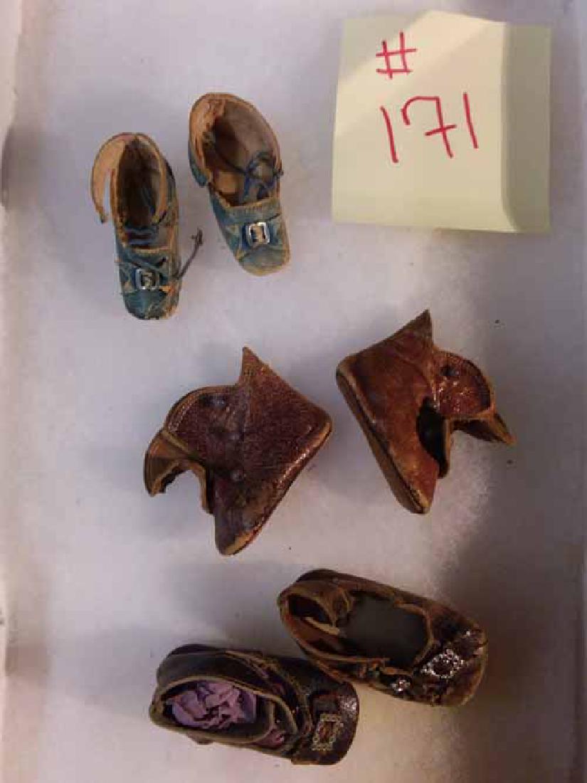 (3) Pair of Antique Doll Shoes (1 of 3)
