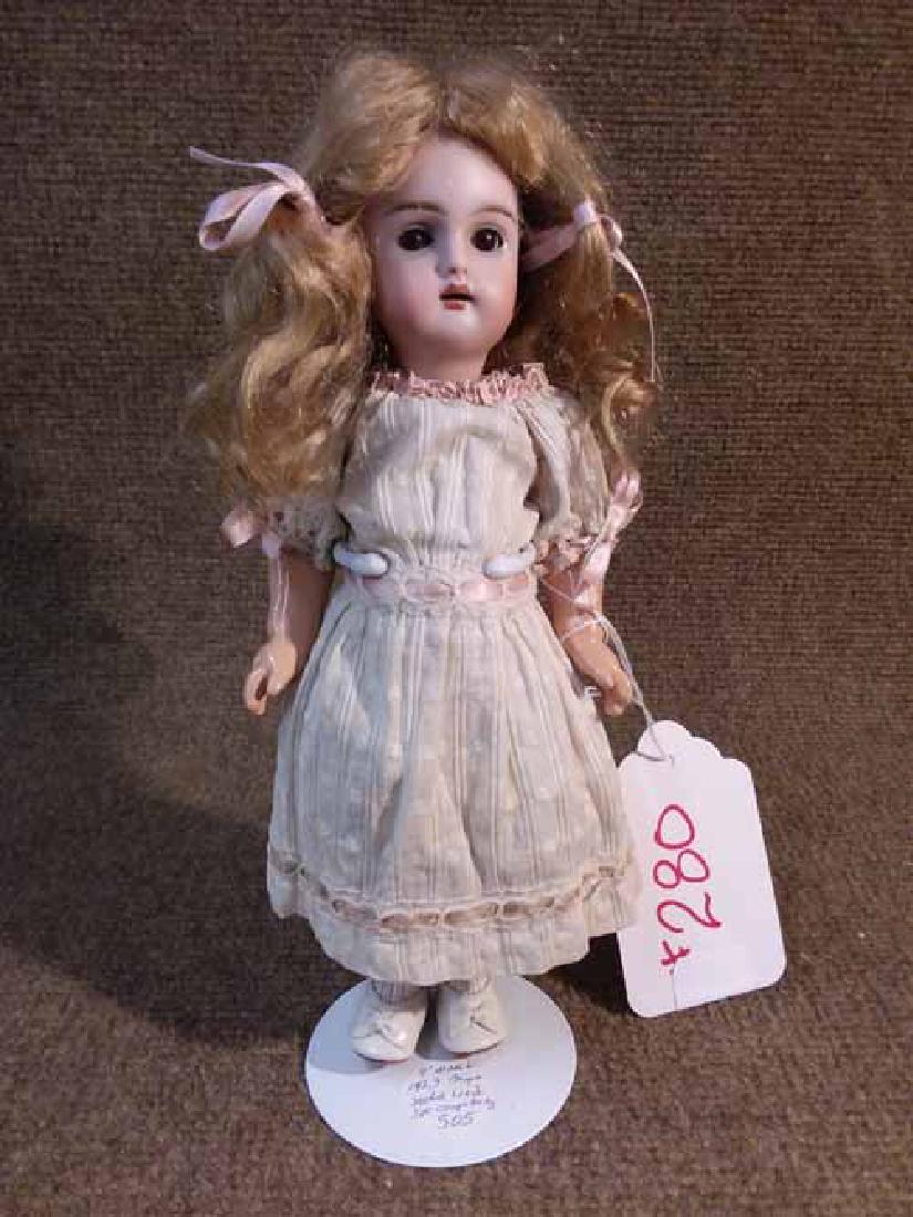 9 1/2" BISQUE SOCKET HEAD (1 of 3)