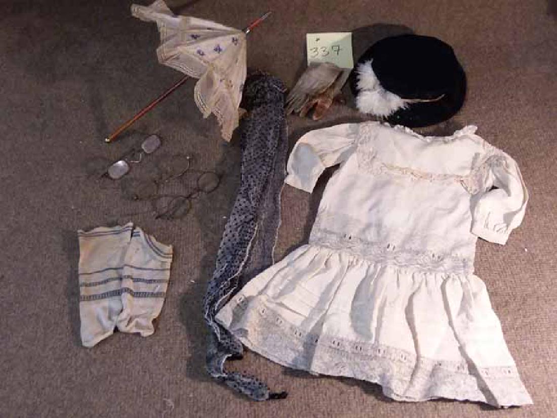 DOLL CLOTHING & ACCESSORIES (1 of 6)