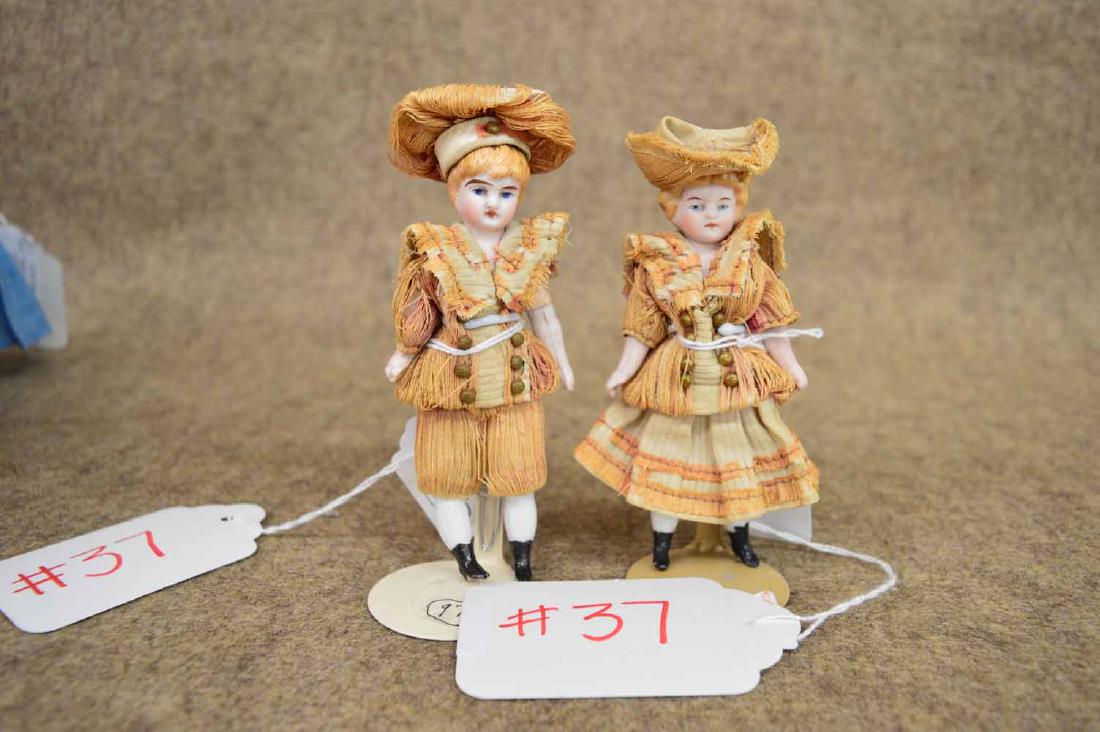 (2) BISQUE SHOULDERHEAD DOLLS (1 of 4)