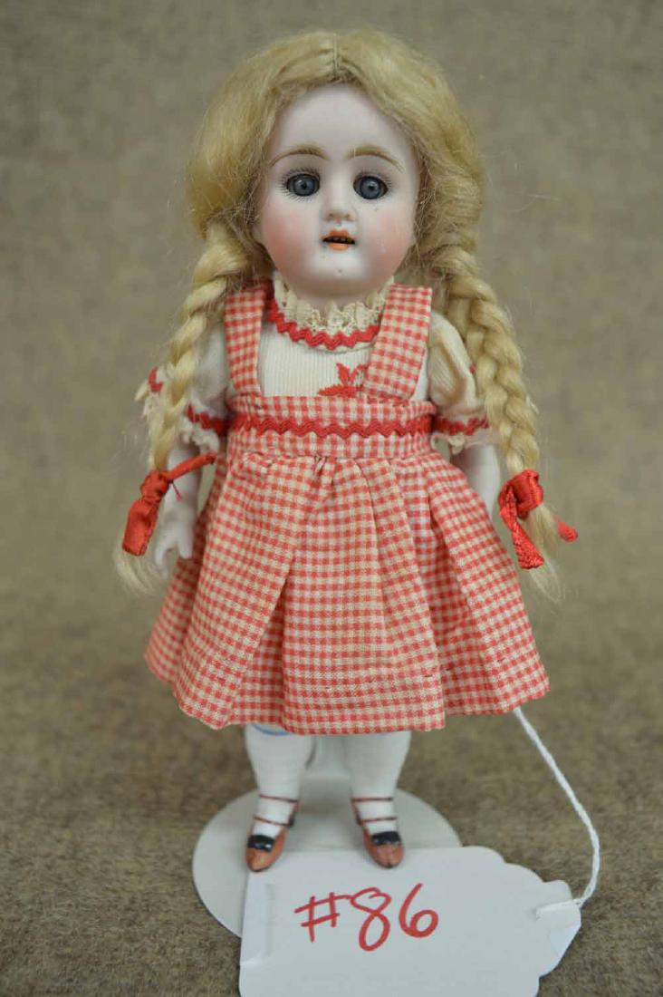 ALL BISQUE STIFF NECK (1 of 3)