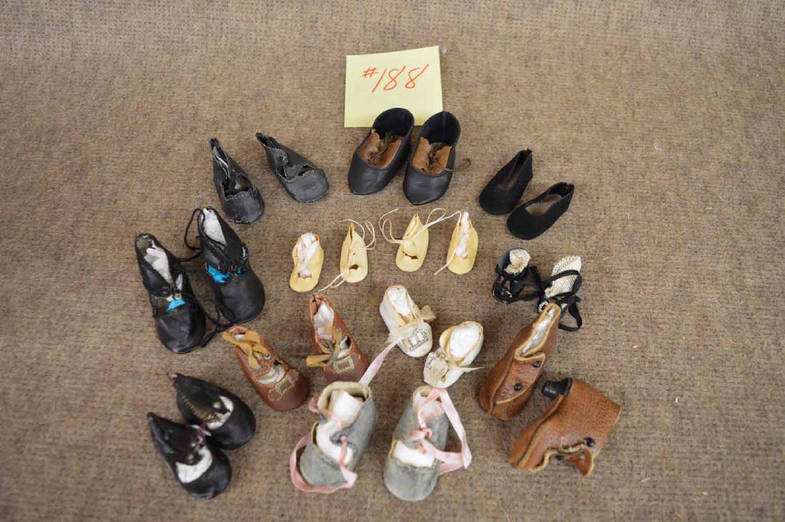 BOX LOT OF 9 ANTIQUE & VINTAGE DOLL SHOES (1 of 1)