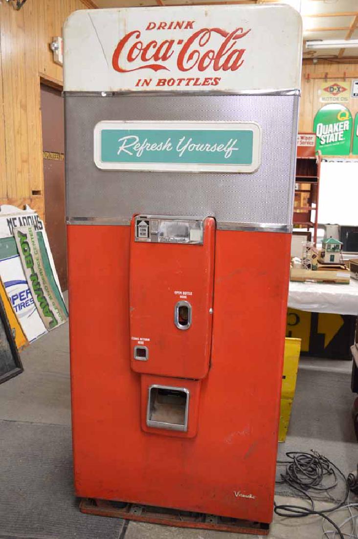 VENDO COCA COLA SODA MACHINE MODEL V144G