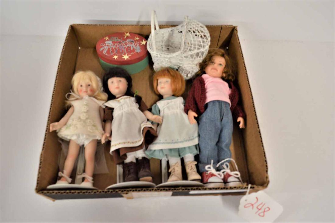 (4) SMALL DOLLS (1 of 5)