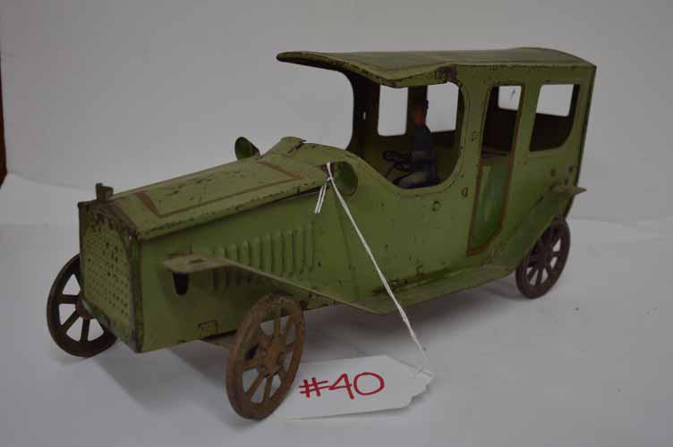 TIN WEIGHT DRIVEN HILL CLIMBER CAR (1 of 5)