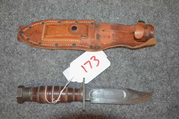 CAMILLUS KNIFE: CAMILLUS US MILITARY KNIFE W/ LEATHER SHEATH & SHARPENING STONE