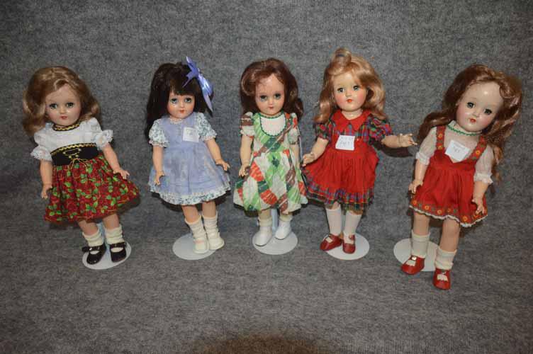(5) IDEAL TONI DOLLS (1 of 5)