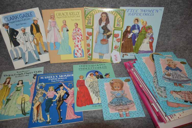 PAPERDOLLS BOOKS (1 of 7)