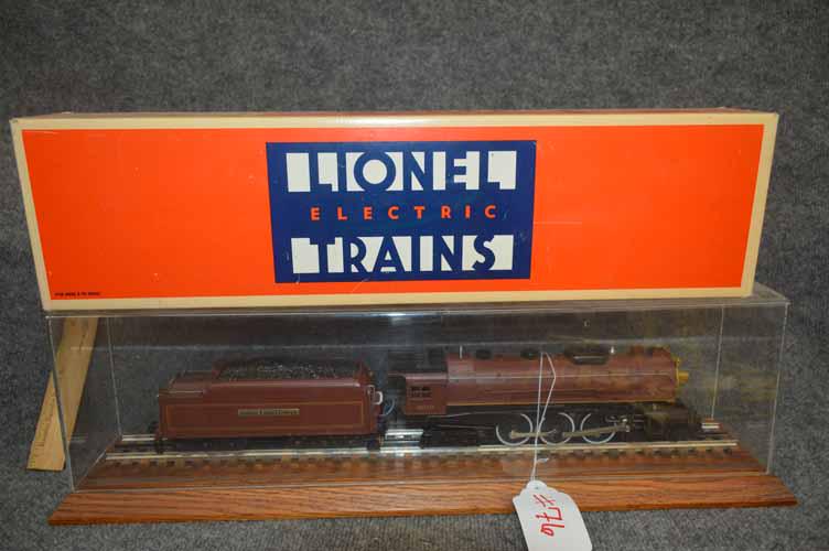 LIONEL TRAIN ITEMS (1 of 3)
