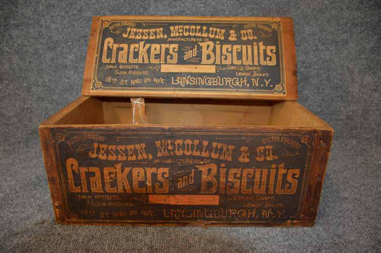 LANSINGBURGH, NY SHIPPING BOX (1 of 2)