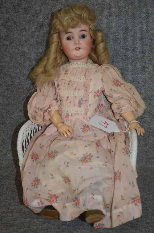 25" QUEEN LOUISE (1 of 2)