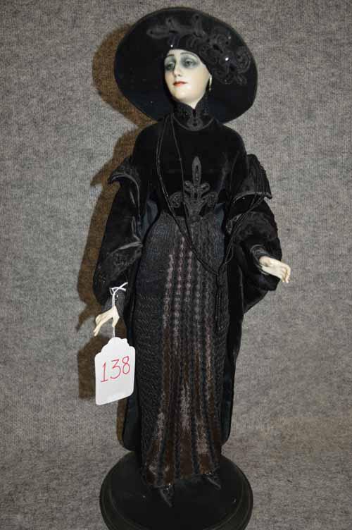 ALEXANDRA KUKINOVA, "V. HOLODNAYA": 23" ALEXANDRA KUKINOVA "V. HOLODNAYA" DOLL LIMITED EDITION OF 18, DRESSED IN LACE, SILK & VELVET COSTUME, W/DECORATED HIGH NECK LINE, MATCHING HAT, LONG BLACK BEADED NECKLACE, EXCELLENT CONDITION