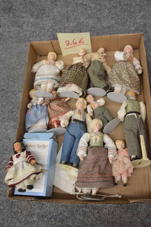 SMALL MODERN DOLL HOUSE DOLLS (1 of 3)