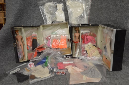 (2) 1960'S BARBIE CASES & CLOTHING (1 of 6)