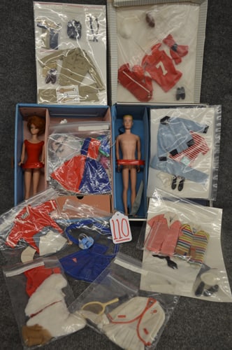 1963 BARBIE & KEN CASE W/CLOTHING (1 of 2)
