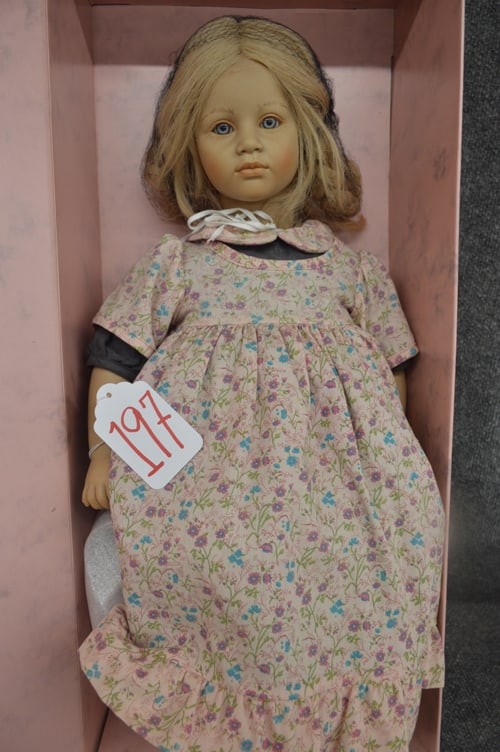 ANNETTE HIMSTEDT: 26" ANNETTE HIMSTEDT THE BAREFOOT CHILDREN'S SERIES #3418 "ELLEN" IN ORIGINAL CLOTHES & BOX