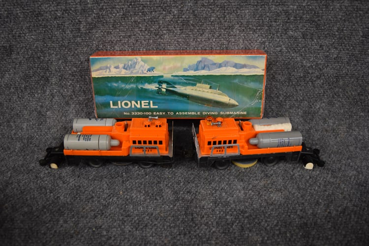 LIONEL ITEMS (1 of 4)