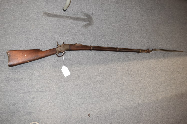 REMINGTON ROLLING BLOCK RIFLE W/BAYONET: REMINGTON NEW YORK STATE CONTRACT ROLLING BLOCK RIFLE W/BAYONET - 50 CALIBER