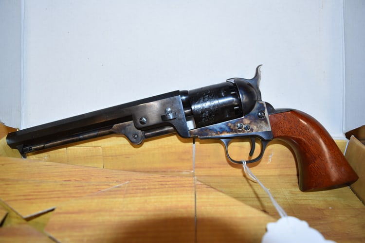 A. UBERTI 36 CAL REPLICA BLACK POWDER GUN: A. UBERTI 36 CAL REPLICA BLACK POWDER GUN