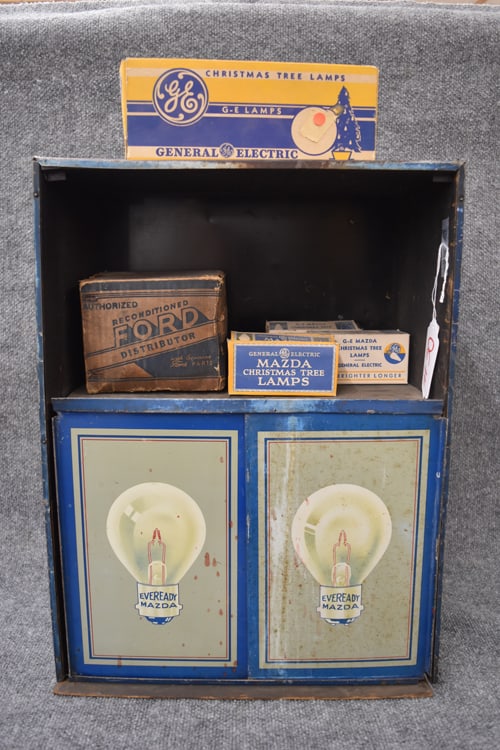 EVEREADY MAZDA LIGHTBULB DISPLAY CABINET (1 of 4)