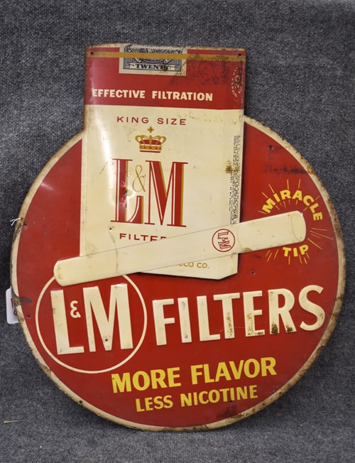 L & M CIGARETTE SIGN (1 of 2)