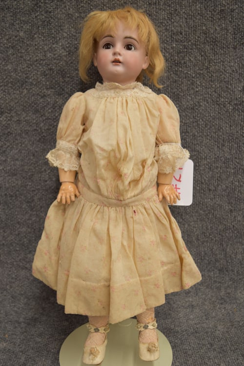 18" KESTNER #167 CB 7 1/2: 18" STRAWBERRY BLONDE KESTNER #167 CB 7 1/2 BROWN SLEEP EYES, O/MO W/4 TEETH, COMPO BJB,