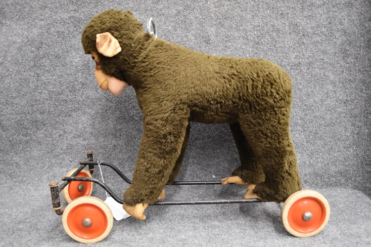 STEIFF MONKEY RIDE ON CHILD'S TOY (1 of 4)