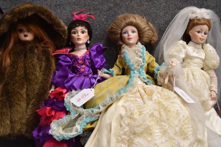(4) MADAME ALEXANDER DOLLS (1 of 2)