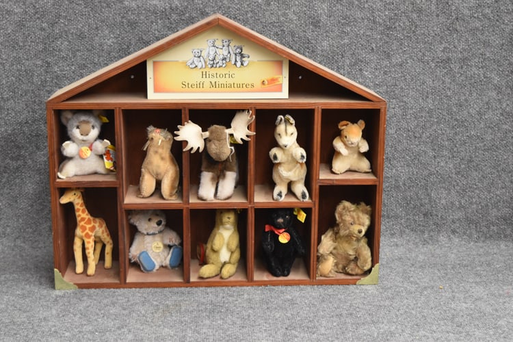 HISTORIC STEIFF MINIATURES SHOWCASE (1 of 2)