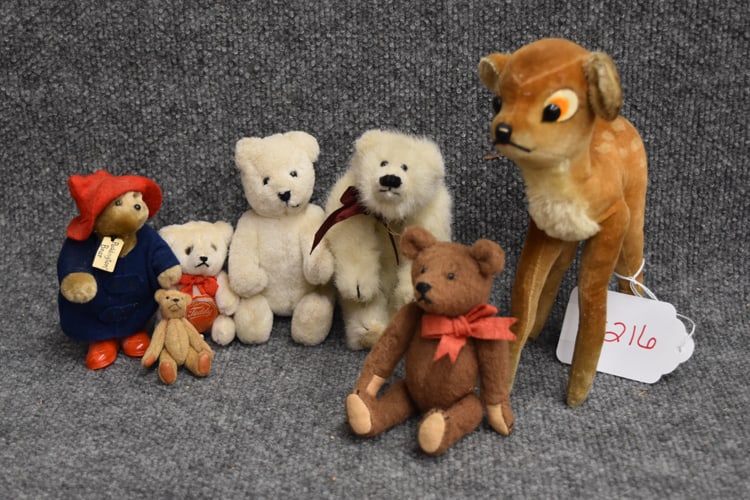 (7) STUFFED ANIMALS (1 of 2)