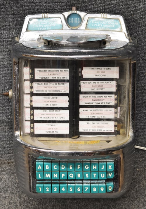 WURLITZER TABLE TOP JUKE BOX (1 of 5)