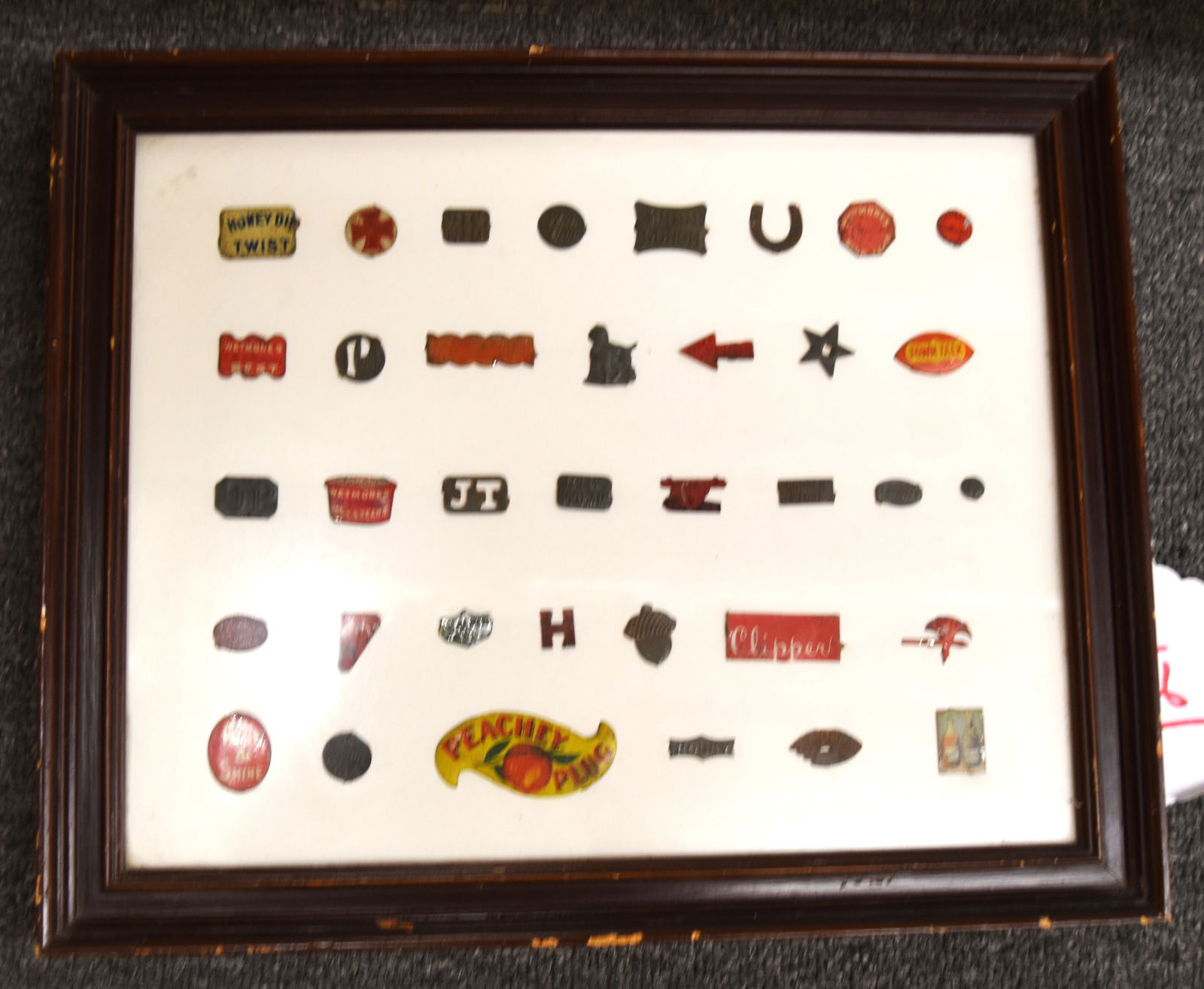 FRAMED SELECTION OF CIGAR LABELS & PINS (1 of 8)