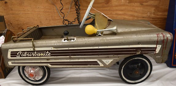 AMF SUBURBANITE PEDAL CAR