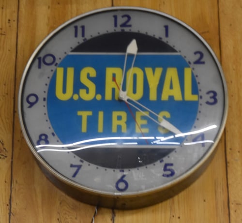 US ROYAL TIRES 1940 CLOCK (1 of 3)